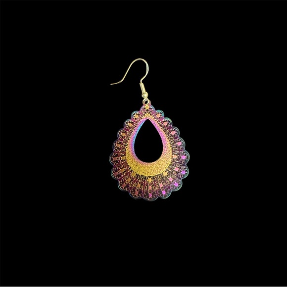 Victorian Filigree Wire Hook Earrings in Gold Tone - Picture 2 of 5